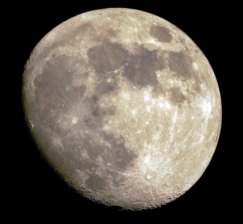 Lune du 20.04.2024  (Débutant) 22h14