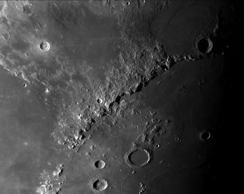 22_39_19_lapl5_ap3009-registax_stitch.jpg