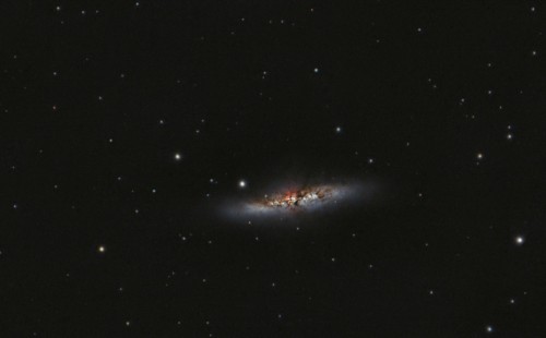 M82 gi découverte par Johann Elert Bode en 1774 distance 14,7 malbbb.jpg