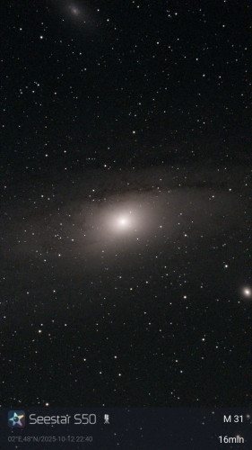 2025-10-13 M31_93poses.jpg (1.51 Mio) Consulté 693 fois empilement réalisé en zone faiblement éclairée